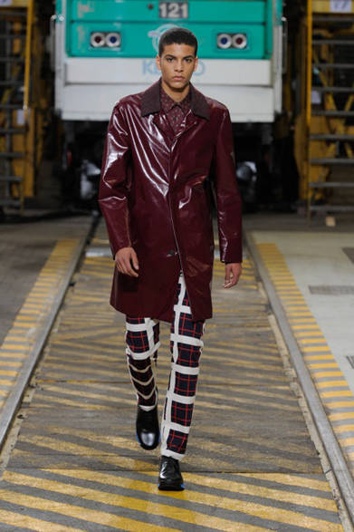 <strong>KENZO｜ケンゾー</strong>　