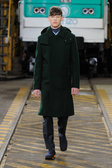 <strong>KENZO｜ケンゾー</strong>　