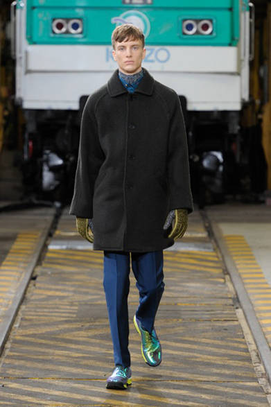 <strong>KENZO｜ケンゾー</strong>　