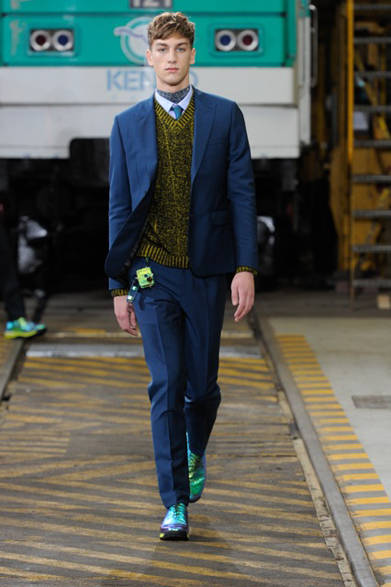 <strong>KENZO｜ケンゾー</strong>　