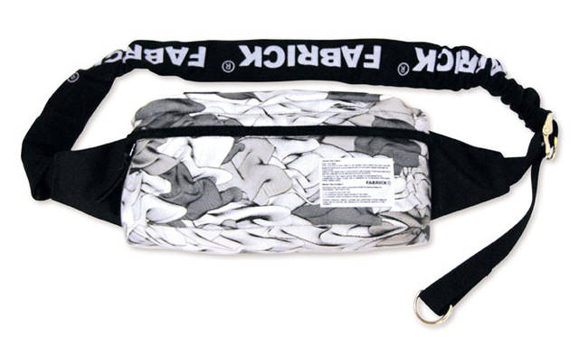 <strong>SIXPACK FRANCE × FABRICK × JONATHAN ZAWADA</strong>　MESSENGERWAIST BAG 1万2600円