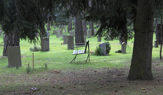 <strong>Yoko Ueno Lewis｜暮らしノート｜スウェーデン直感紀行　Vol.3</strong>　世界遺産“森の墓地　スクーグスチルコゴーデン”