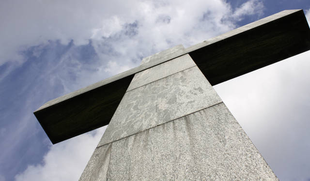 <strong>Yoko Ueno Lewis｜暮らしノート｜スウェーデン直感紀行　Vol.3</strong>　世界遺産“森の墓地　スクーグスチルコゴーデン”