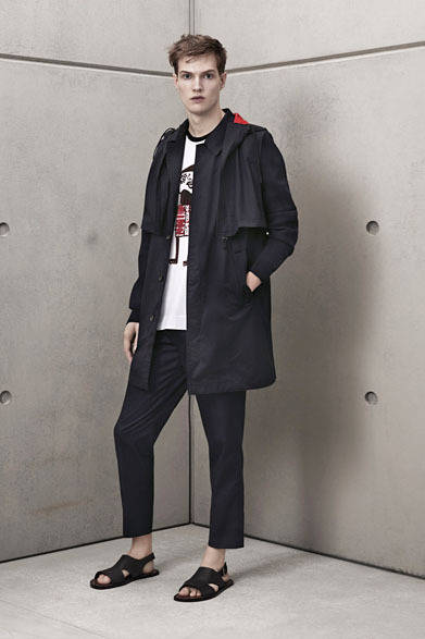 <strong>H&M｜エイチ&エム</strong>　「MARNI at H&M」メンズコレクション　パーカ1万5990円、Tシャツ2490円、パンツ6490円