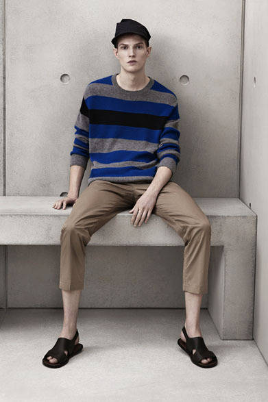 <strong>H&M｜エイチ&エム</strong>　「MARNI at H&M」メンズコレクション　カシミア混セーター1万1990円、パンツ6490円、ハット999円