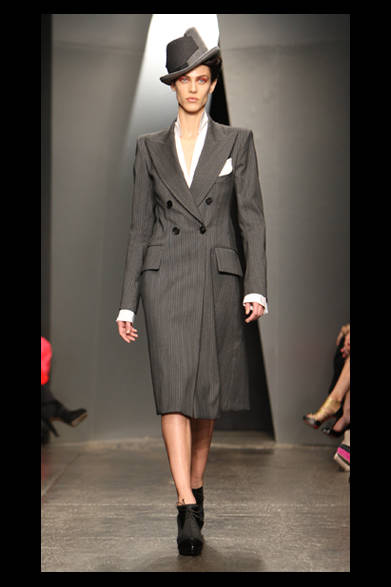 <strong>DONNA KARAN NEW YORK｜ダナ キャラン ニューヨーク</strong>　2012-13年秋冬コレクション速報