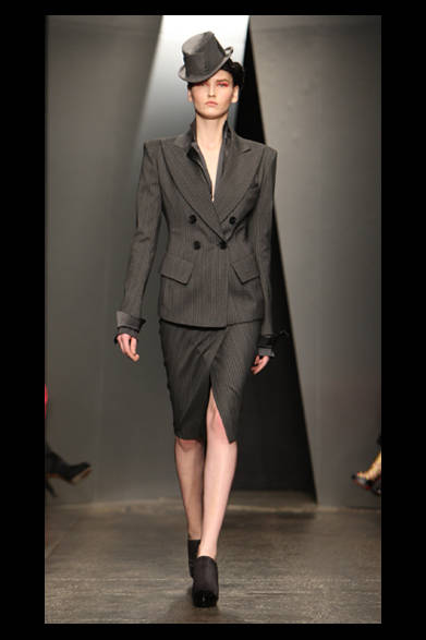 <strong>DONNA KARAN NEW YORK｜ダナ キャラン ニューヨーク</strong>　2012-13年秋冬コレクション速報