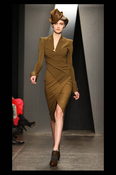 <strong>DONNA KARAN NEW YORK｜ダナ キャラン ニューヨーク</strong>　2012-13年秋冬コレクション速報