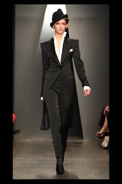 <strong>DONNA KARAN NEW YORK｜ダナ キャラン ニューヨーク</strong>　2012-13年秋冬コレクション速報