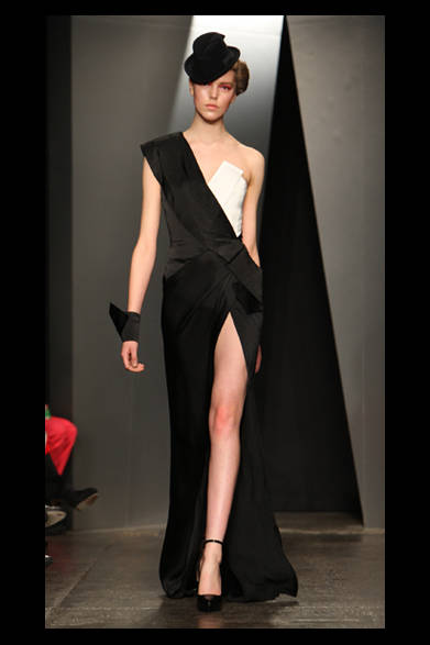 <strong>DONNA KARAN NEW YORK｜ダナ キャラン ニューヨーク</strong>　2012-13年秋冬コレクション速報