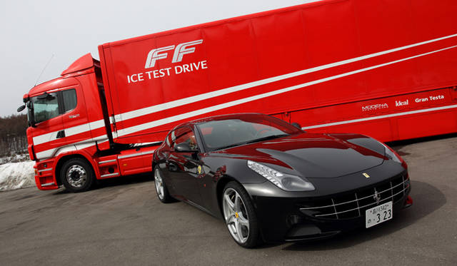 <strong>Ferrari FF｜フェラーリ FF</strong>　