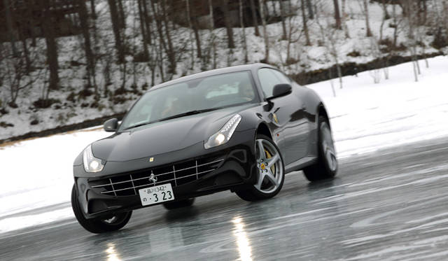 <strong>Ferrari FF｜フェラーリ FF</strong>　