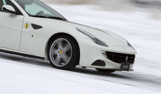 <strong>Ferrari FF｜フェラーリ FF</strong>　