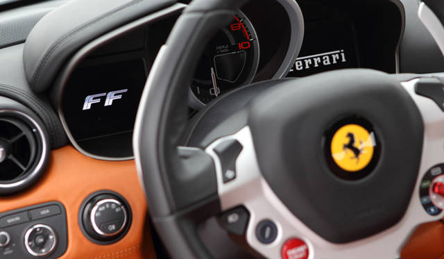 <strong>Ferrari FF｜フェラーリ FF</strong>　