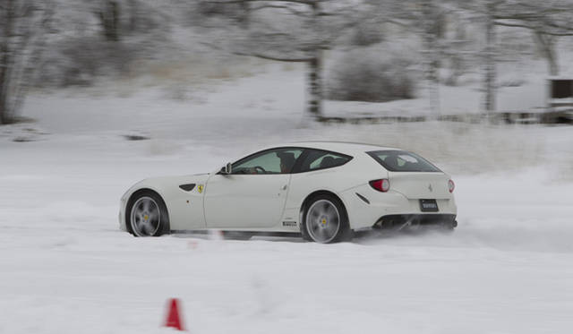 <strong>Ferrari FF｜フェラーリ FF</strong>　