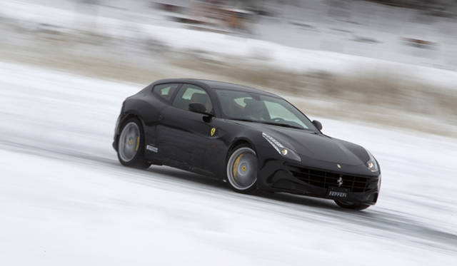 <strong>Ferrari FF｜フェラーリ FF</strong>　