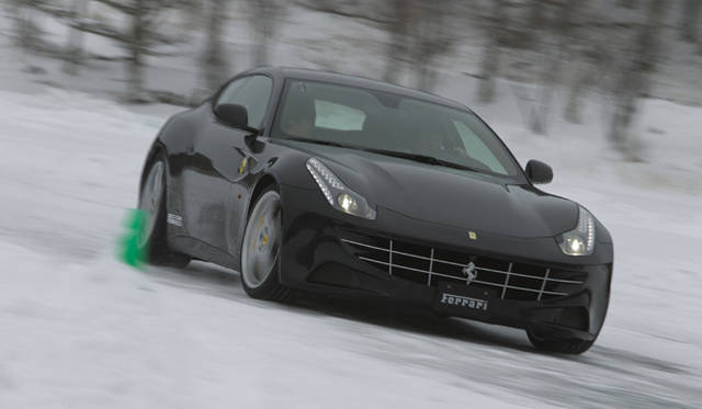 <strong>Ferrari FF｜フェラーリ FF</strong>　
