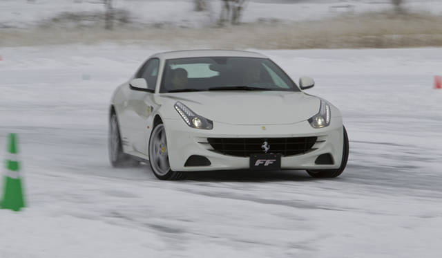 <strong>Ferrari FF｜フェラーリ FF</strong>　