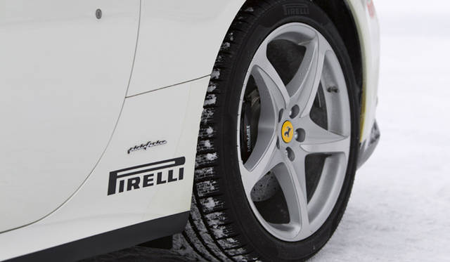 <strong>Ferrari FF｜フェラーリ FF</strong>　