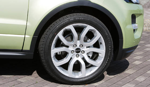 <strong>RANGE ROVER EVOQUE｜レンジローバー イヴォーク</strong>　