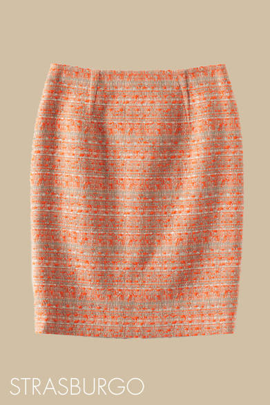 <strong>ストラスブルゴ｜STRASBURGO</strong>　カラフルなツイード素材でマドモワゼル風。スカート　14万1750円（Giambattista Valli｜ジャンバティスタ ヴァリ）