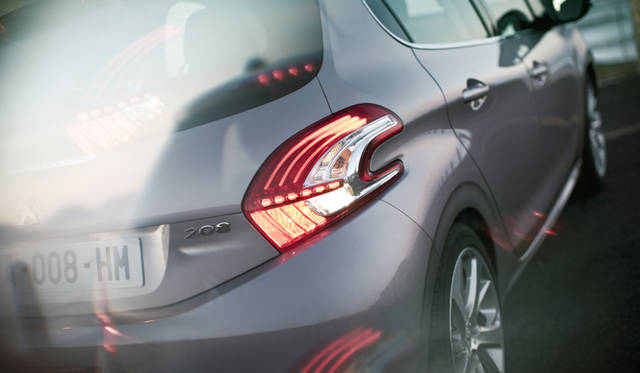 <strong>Peugeot 208｜プジョー208</strong>