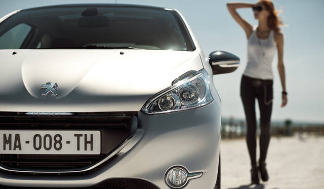 <strong>Peugeot 208｜プジョー208</strong>