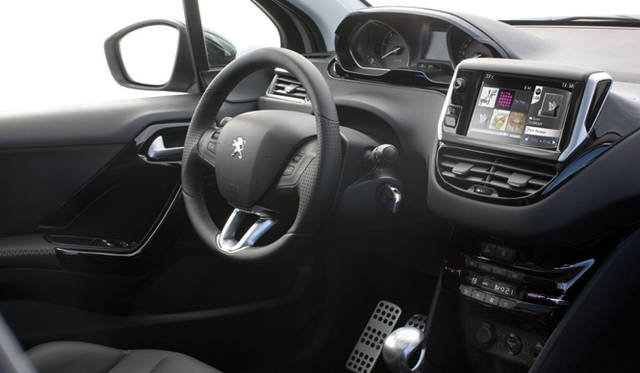 <strong>Peugeot 208｜プジョー208</strong>