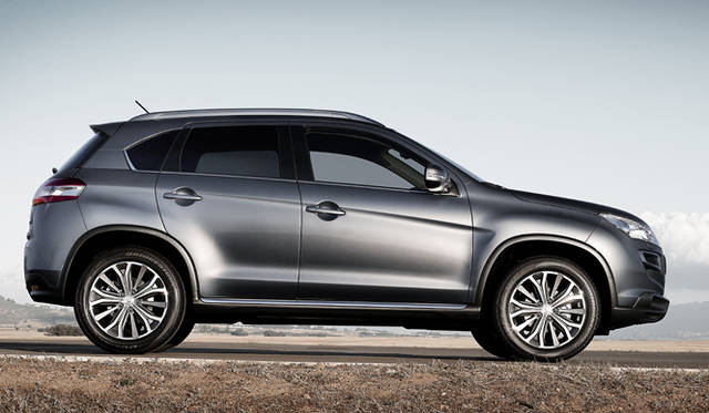 <strong>Peugeot 4008｜プジョー4008</strong>