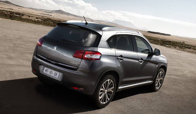 <strong>Peugeot 4008｜プジョー4008</strong>