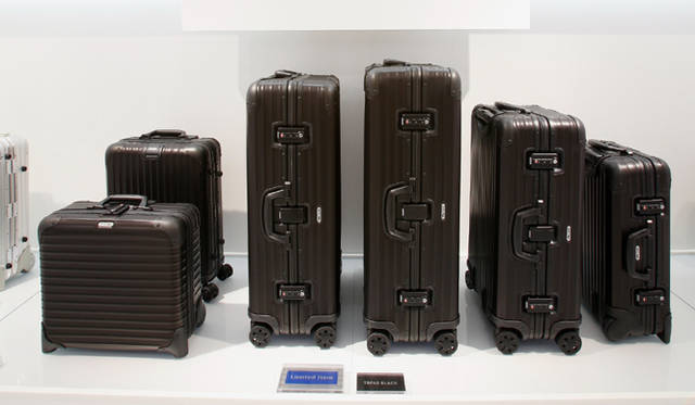<strong>RIMOWA│人気シリーズ「トパーズ」にブラックが登場</strong>