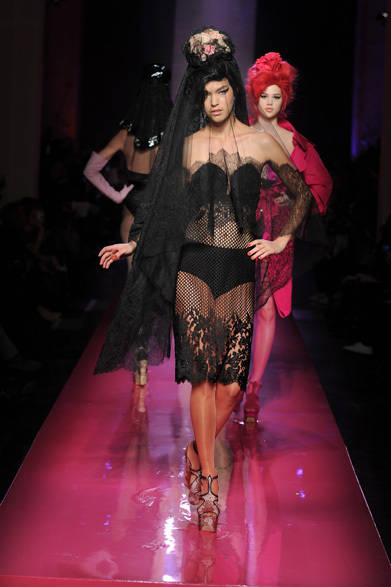 <strong>GAULTIER PARIS｜ゴルチエ パリ</strong>　2012年春夏オートクチュールコレクション　photographs by P. Stable, house photographer