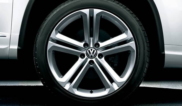 <strong>Volkswagen Tiguan R-Line｜フォルクスワーゲン ティグアンRライン</strong>