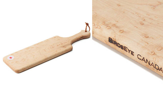 <strong>Birdseye Maple｜バーズアイ メープル</strong>　「Cheese Board Birds Slim S」5250円（品番：BEM09965））サイズ｜W380×H109×D15mm