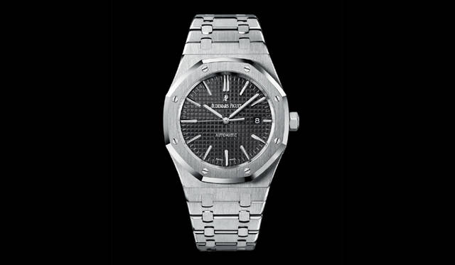 <strong>Audemars Piguet｜オーデマ ピゲ</strong>  「ロイヤル オーク 自動巻き」 136万5000円（予価）、6月発売予定。