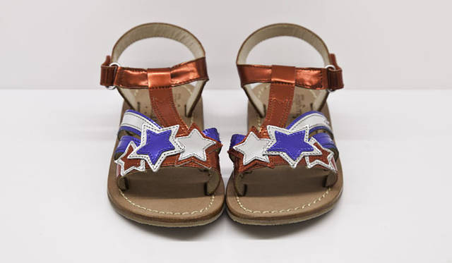 <strong> mellow yellow paris｜メローイエローパリ</strong>　『メローイエローパリ原宿本店』　キッズライン「minimy mellow yellow （ミニマイ メローイエロー）」　スターサンダル1万1550円