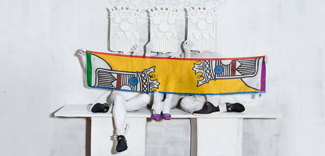 <strong>BALLY｜バリー</strong>　このカプセルコレクション「BALLYLove」は2012年4月から世界中の主要な旗艦店で発売される。オラフ・ブルーニングによるユニークなウィンドウ・インスタレーションも展開されるそう。