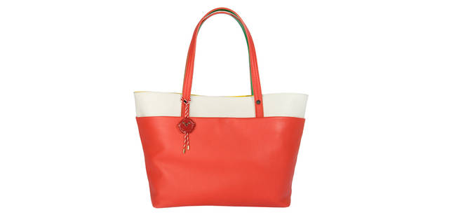 <strong>BALLY｜バリー</strong>　横長のトートバッグは、容量があるので遠出するときにも最適。トートバッグ  [W35×H31×D16cm] 11万250円（バリー）