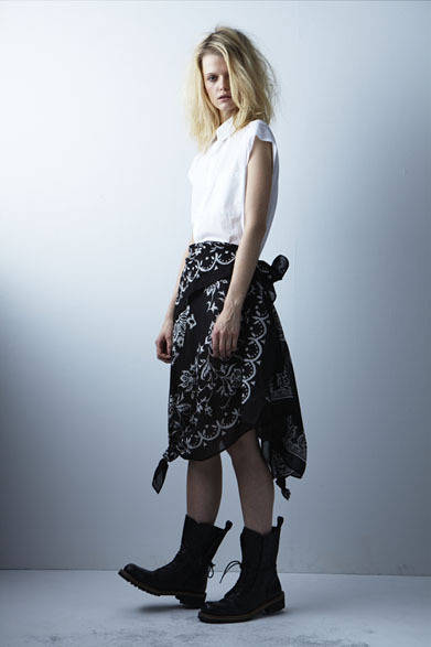 　2012春夏コレクションより