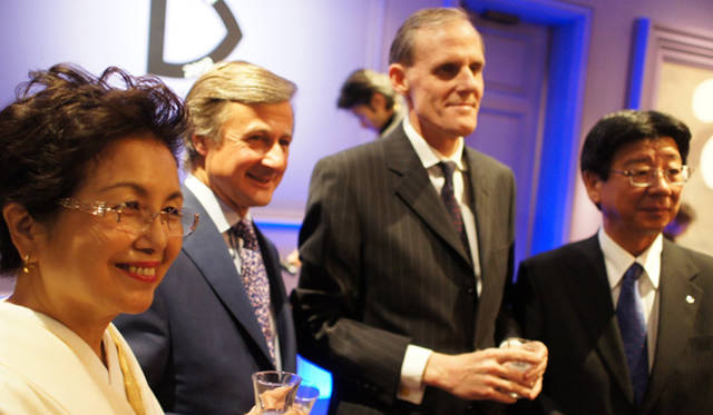 <strong>170years DORMEUIL PARTY｜ドーメル</strong>　加賀美由加里氏、ドミニク・ドーメル氏、駐日フランス大使のクリスチャン・マセ氏、宮城県南三陸町の佐藤仁町長。