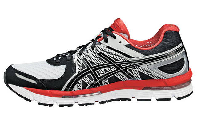 <strong>asics｜アシックス</strong>　ランニングシューズ「ASICS33（アシックスサーティースリー）」