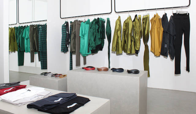 <strong>JOHN LAWRENCE SULLIVAN│ジョン ローレンス サリバン</strong>　ショップリニューアルオープン　コーディネートを組みやすい配置。