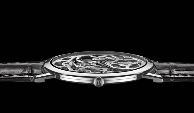 <strong>PIAGET｜ピアジェ</strong> ケース込みで5.34mmという薄さ。