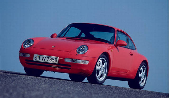 <strong>Porsche 911 Story─4代目993型｜Porsche</strong>　Carrera 4｜カレラ4