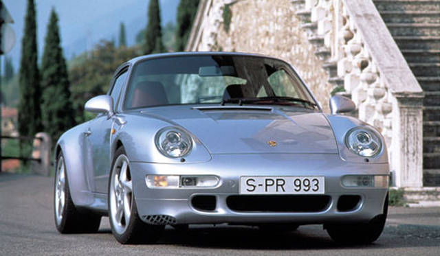 <strong>Porsche 911 Story─4代目993型｜Porsche</strong>　Carrera 4｜カレラ4