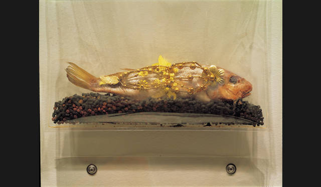 <strong>イ・ブル展｜『私からあなたへ、私たちだけに』</strong> 《壮麗な輝き》（部分）／1997年／展示風景：「プロジェクト」ニューヨーク近代美術館／Photo: Robert Puglisi／Photo courtesy: Studio Lee Bul