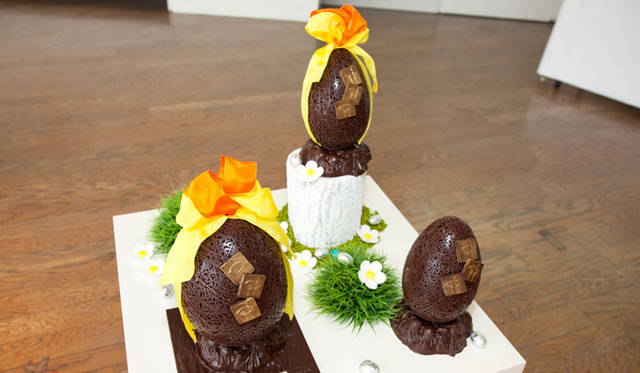 <strong>PIERRE HERMÉ PARIS│ピエール・エルメ・パリ</strong>　原美術館でフランスの伝統的な復活祭“パック”を体験！