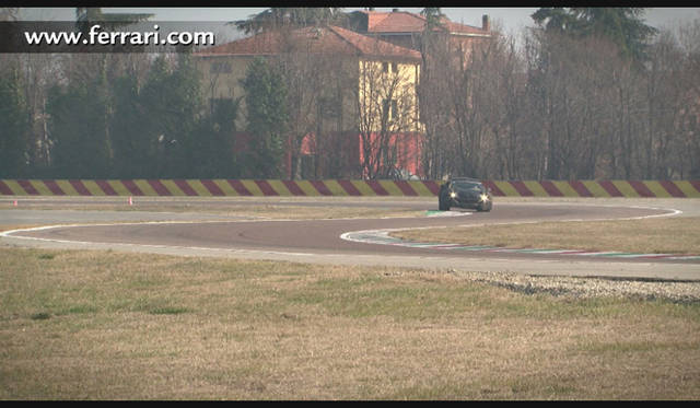 <strong>Ferrari F12 Berlinetta｜フェラーリF12ベルリネッタ</strong>