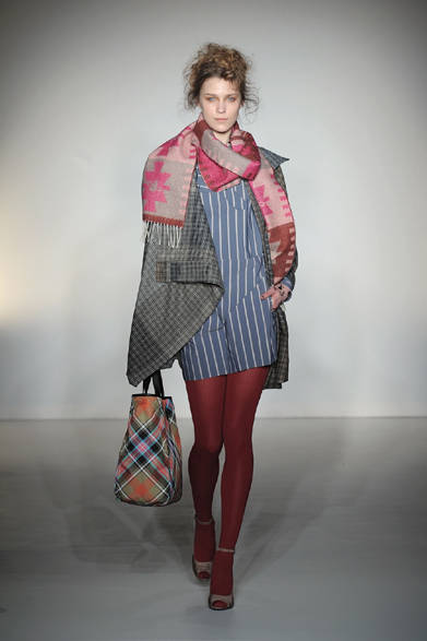 <strong>Vivienne Westwood RED LABEL｜ヴィヴィアンウエストウッド レッドレーベル</strong>　2012-13年秋冬コレクション速報
