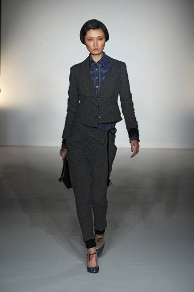 <strong>Vivienne Westwood RED LABEL｜ヴィヴィアンウエストウッド レッドレーベル</strong>　2012-13年秋冬コレクション速報